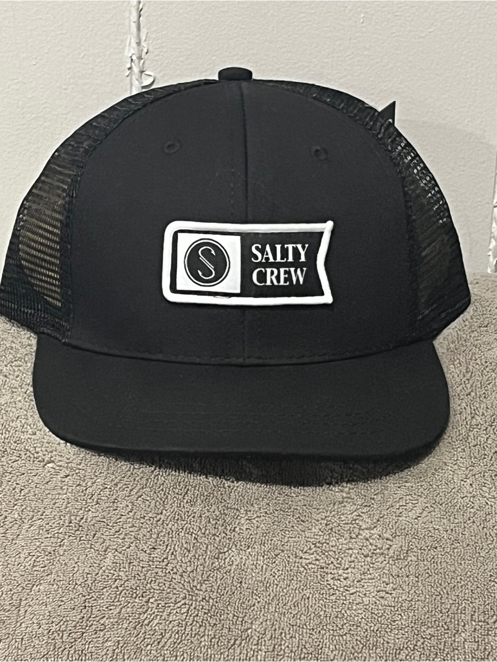Salty Crew Men's Black Trucker Hat